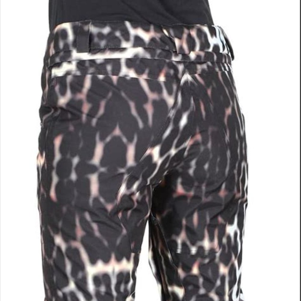 Volcom Battle Cheetah Stretch Snowboard & Ski Pants. Only worn once! No issues!